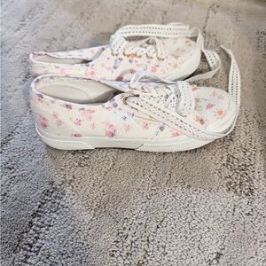 Loveshackfancy x Superga Floral Sneakers – White Canvas